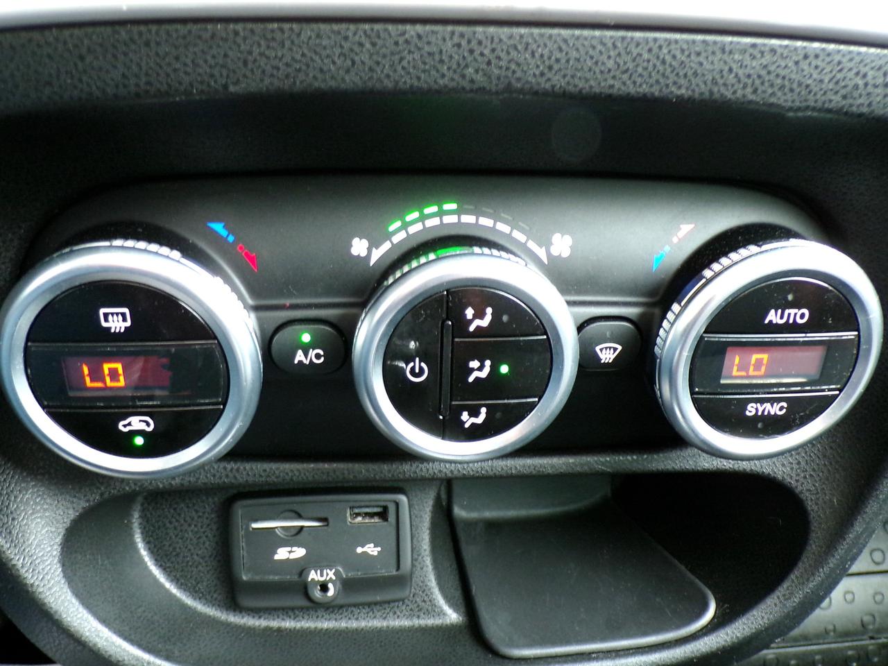 2014 Fiat 500L TREKKING | CARFAX CLEAN | LOW MILEAGE Photo