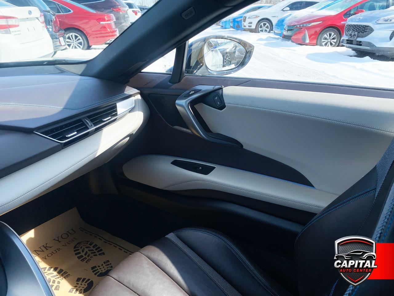 2015 BMW i8 Coupe AWD Photo