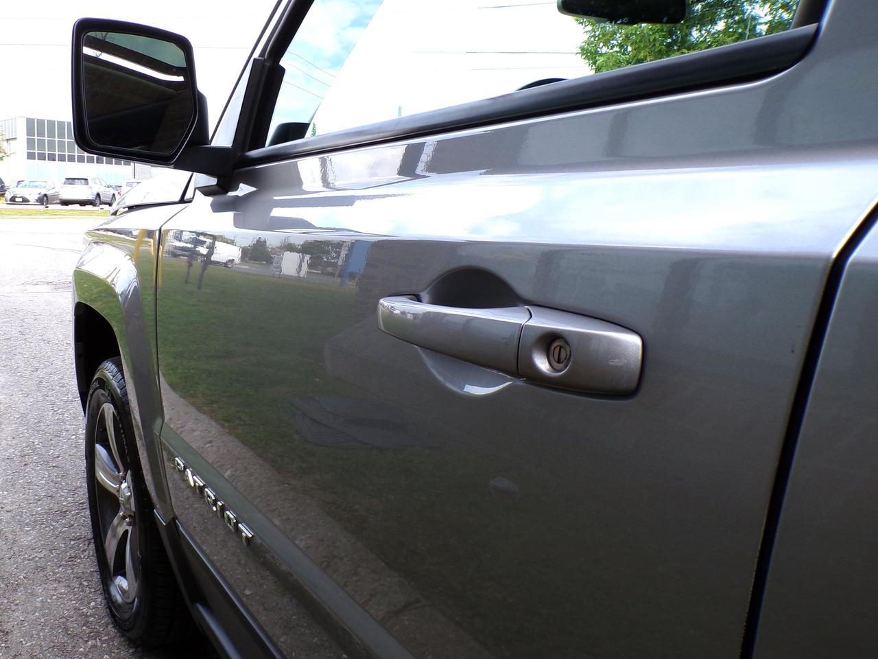 2016 Jeep Patriot HIGH ALTITUDE 4X4 Photo