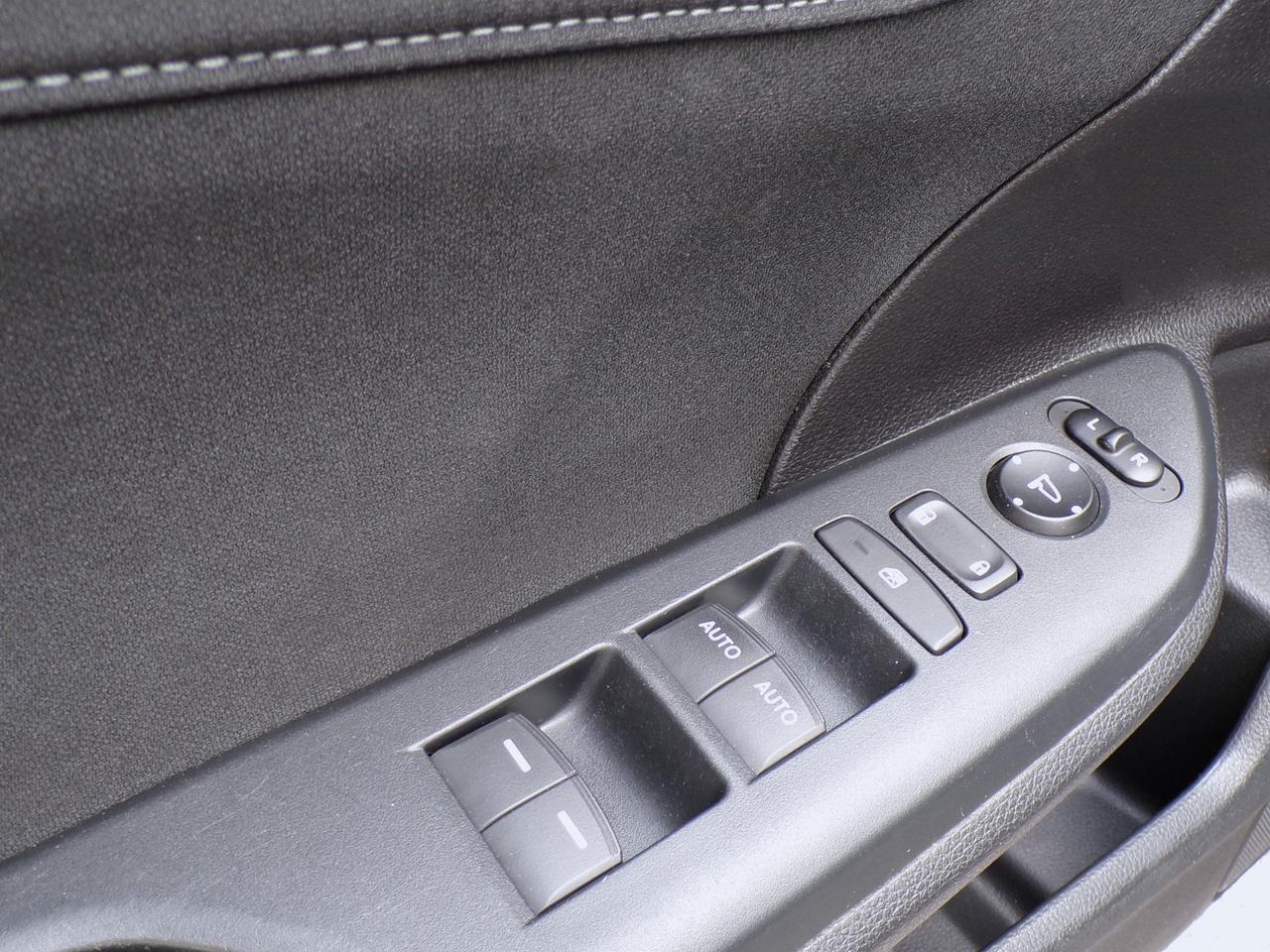 2017 Honda Civic SPORT TURBO HATCHBACK Photo