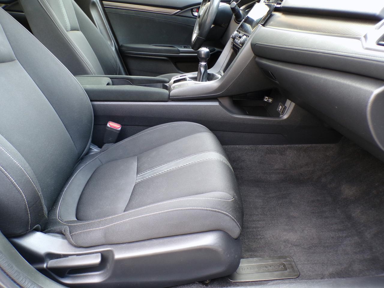 2017 Honda Civic SPORT TURBO HATCHBACK Photo