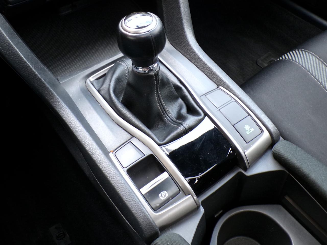 2017 Honda Civic SPORT TURBO HATCHBACK Photo