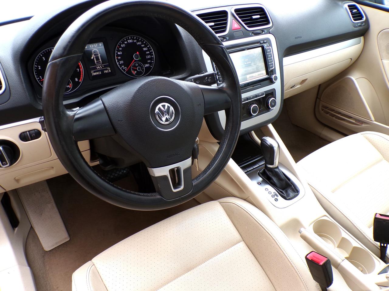 2012 Volkswagen Eos Comfortline Convertible Photo