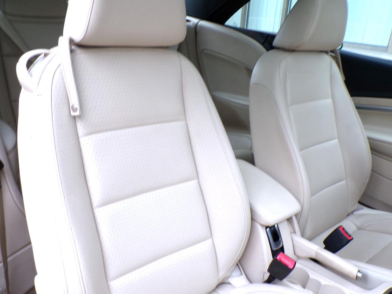 2012 Volkswagen Eos Comfortline Convertible Photo