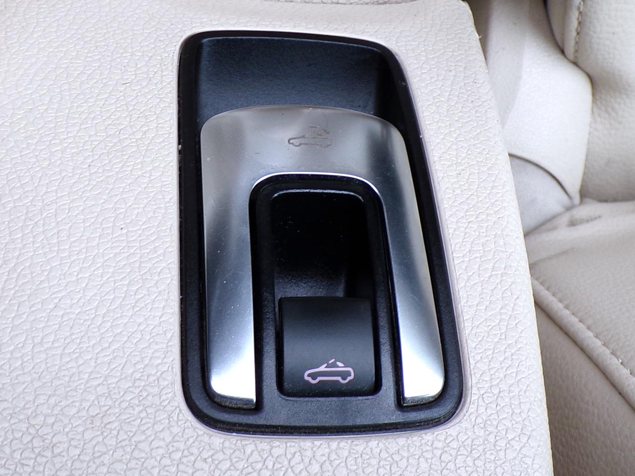 2012 Volkswagen Eos Comfortline Convertible Photo