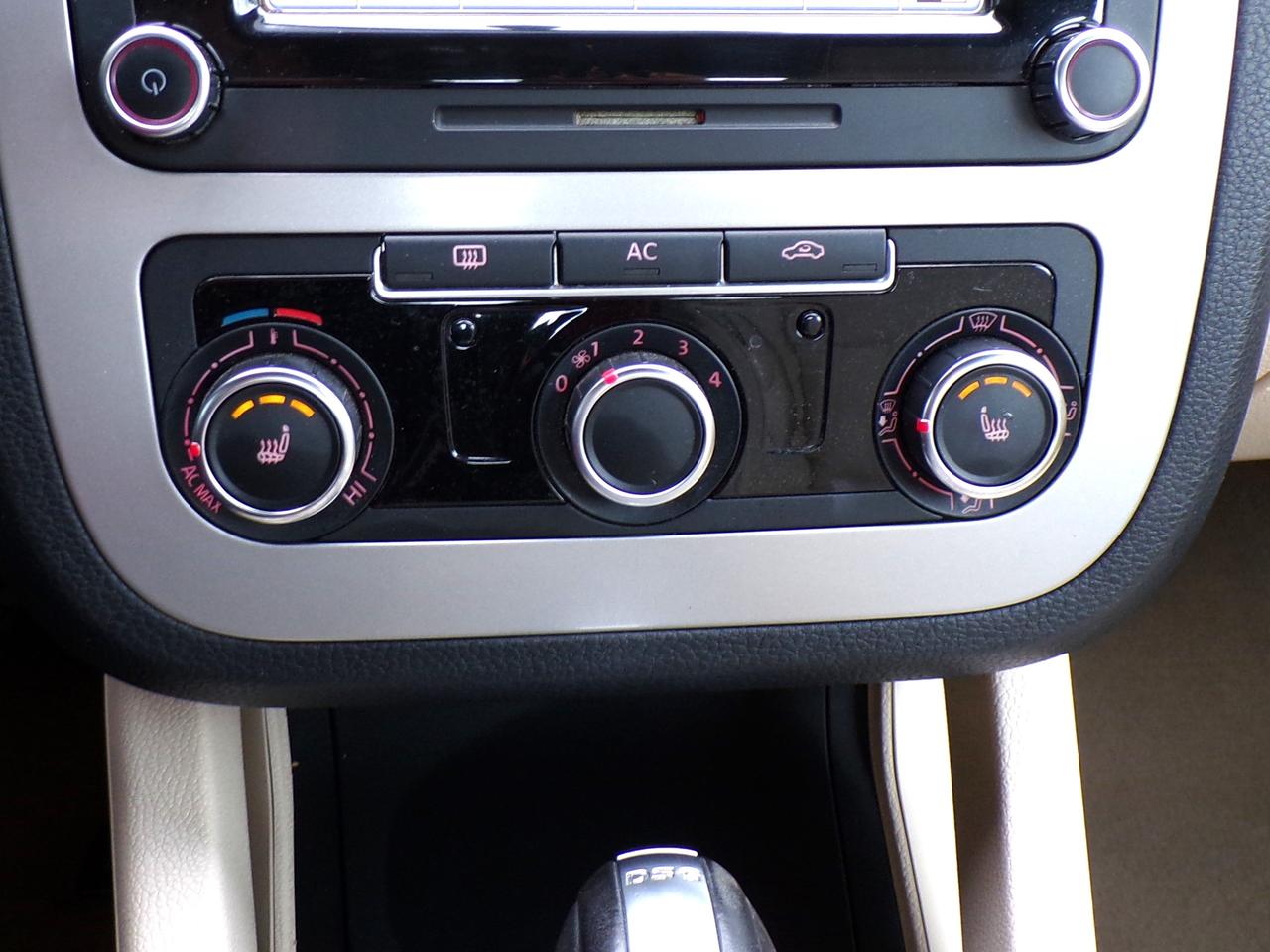 2012 Volkswagen Eos Comfortline Convertible Photo