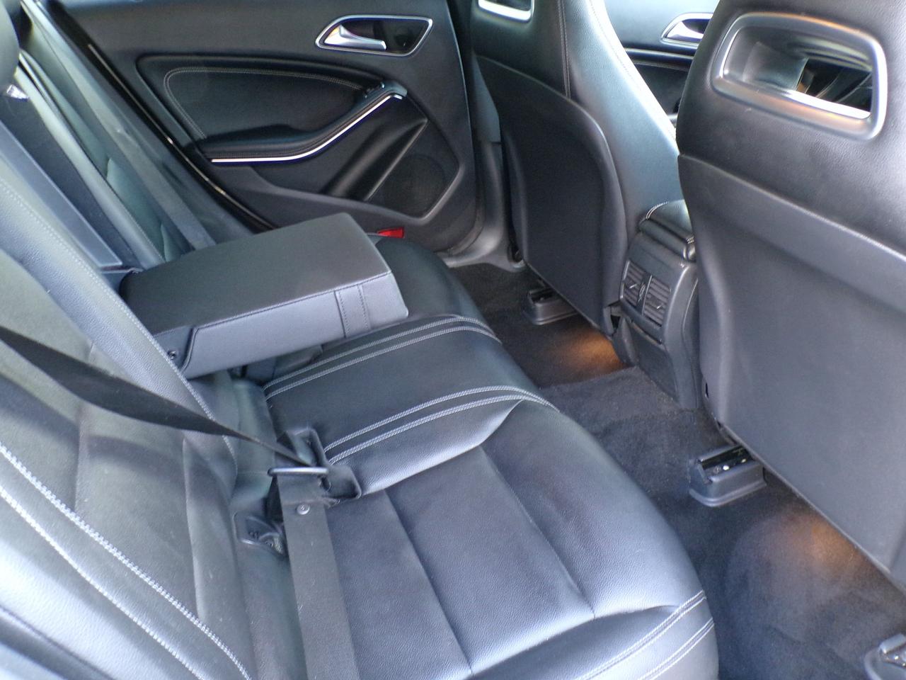 2017 Mercedes-Benz CLA250 4MATIC AMG APPEARANCE PKG. Photo