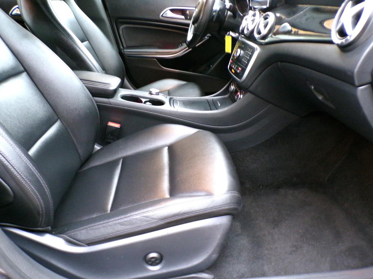 2015 Mercedes-Benz CLA250 4MATIC AMG APPEARANCE PKG. Photo