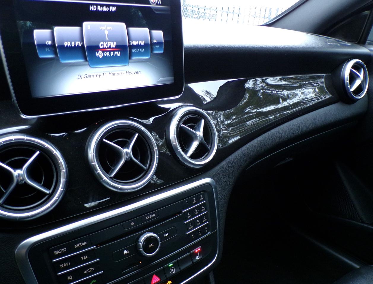 2015 Mercedes-Benz CLA250 4MATIC AMG APPEARANCE PKG. Photo