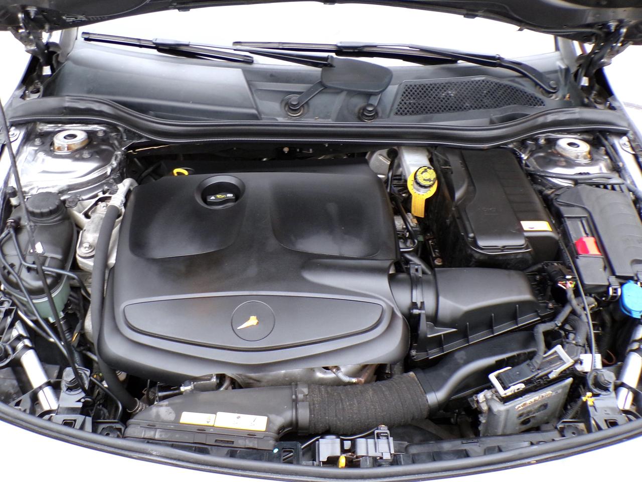 2015 Mercedes-Benz CLA250 4MATIC AMG APPEARANCE PKG. Photo