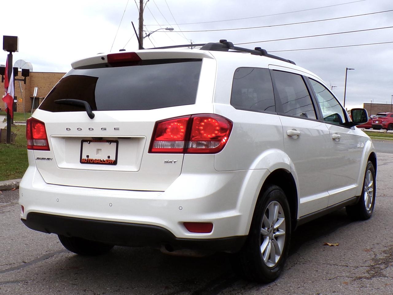 2015 Dodge Journey SXT 7-Passenger Photo