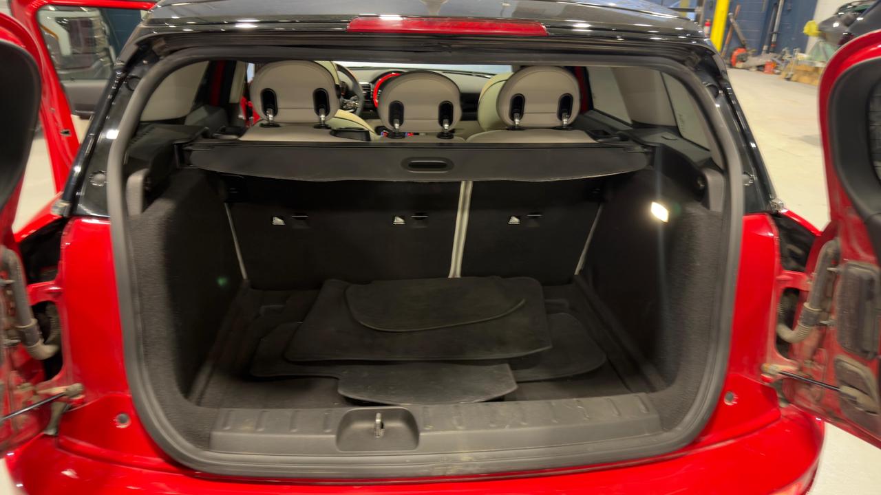2019 MINI Clubman Cooper ALL4 Photo4