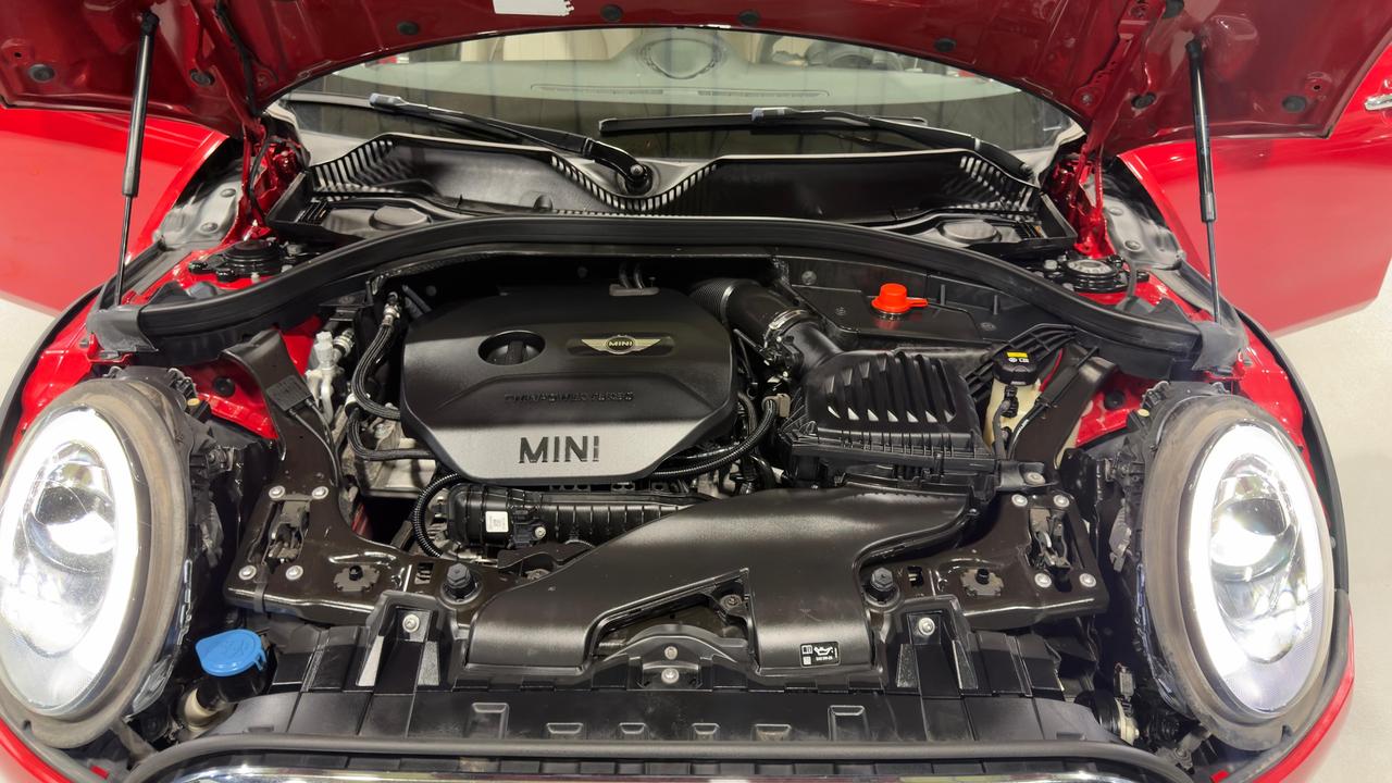 2019 MINI Clubman Cooper ALL4 Photo