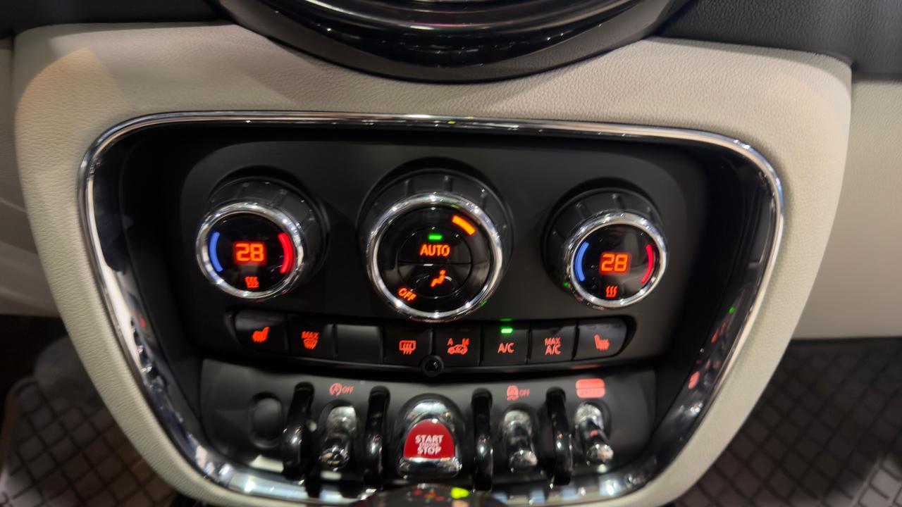 2019 MINI Clubman Cooper ALL4 Photo