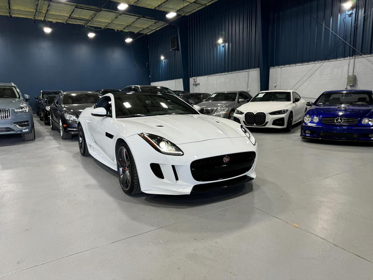 2016 Jaguar F-Type R Photo