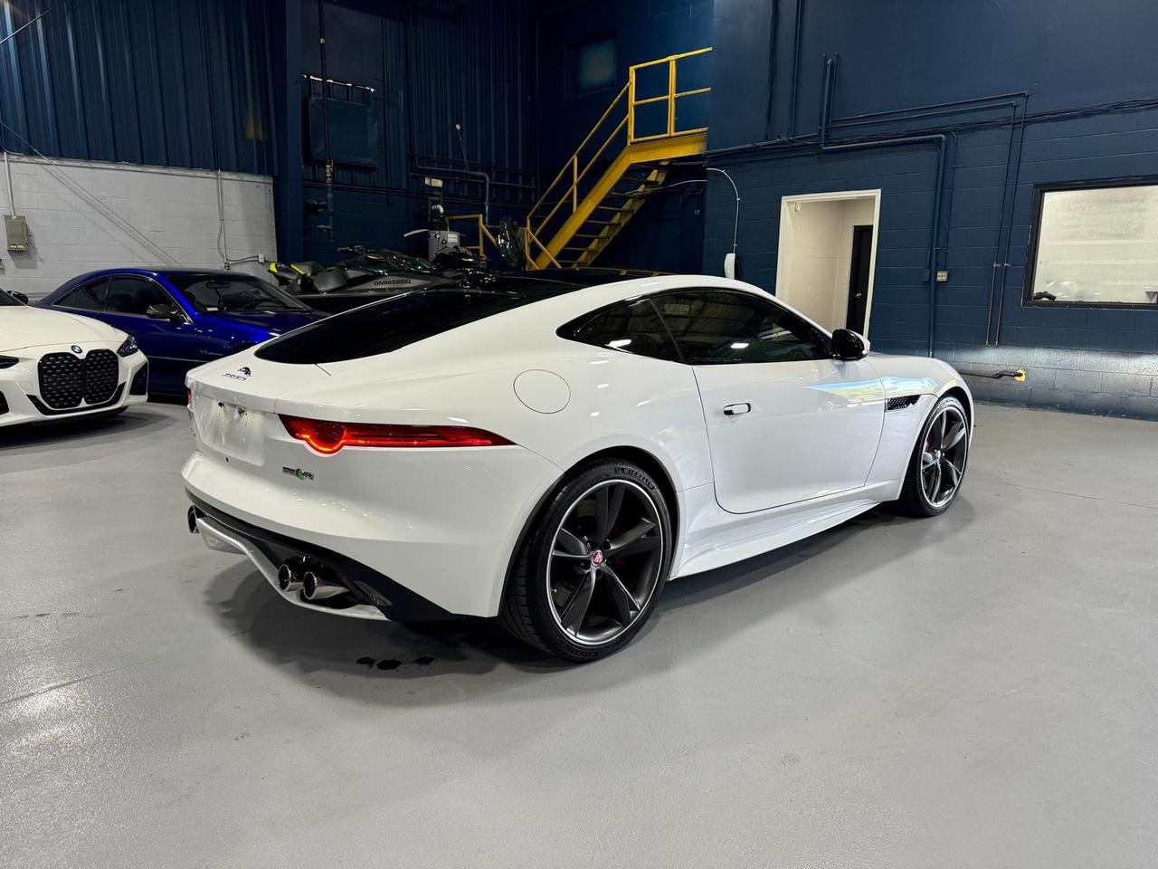 2016 Jaguar F-Type R Photo