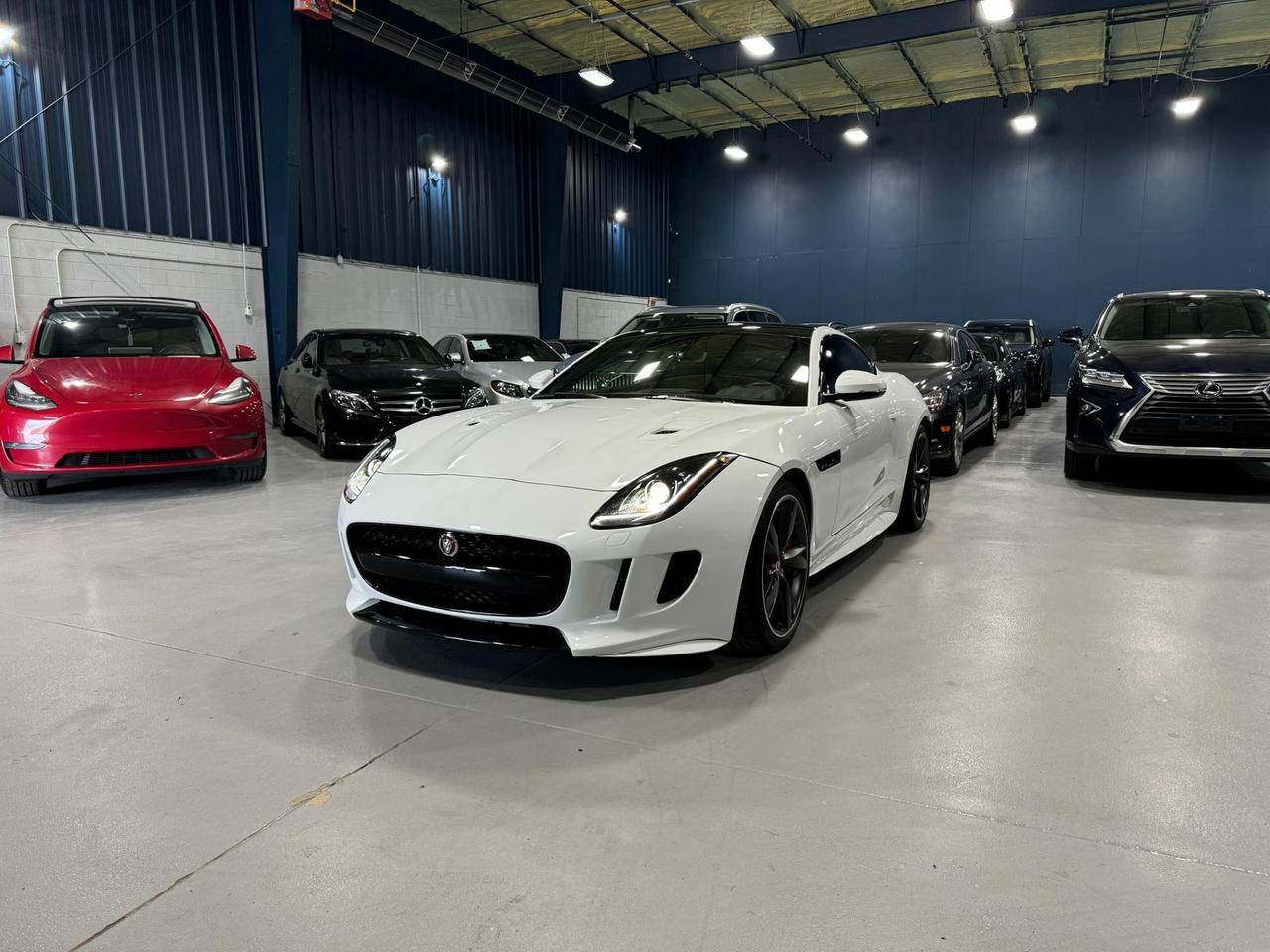 2016 Jaguar F-Type R Photo