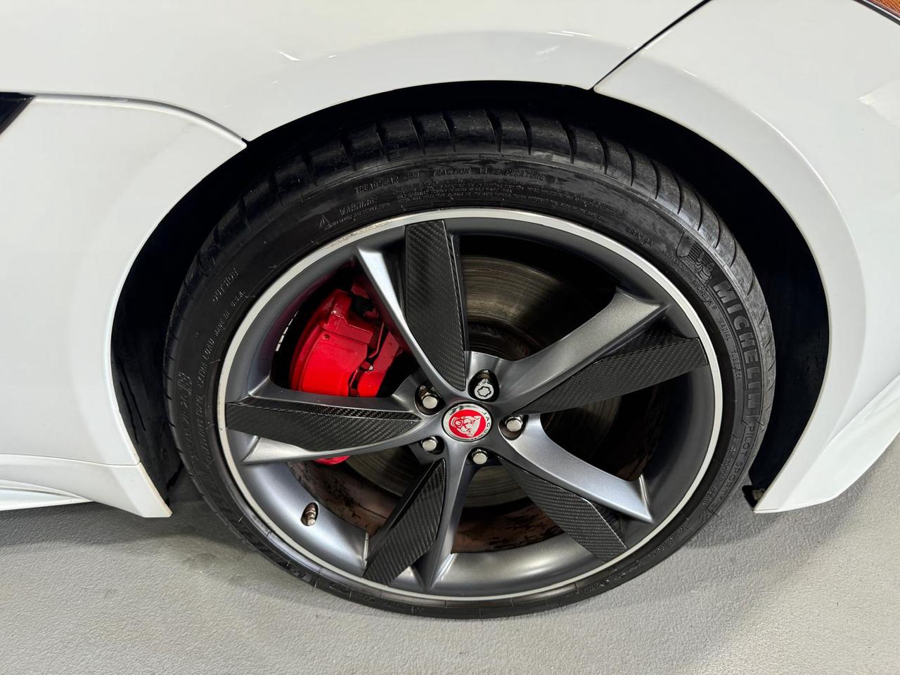 2016 Jaguar F-Type R Photo