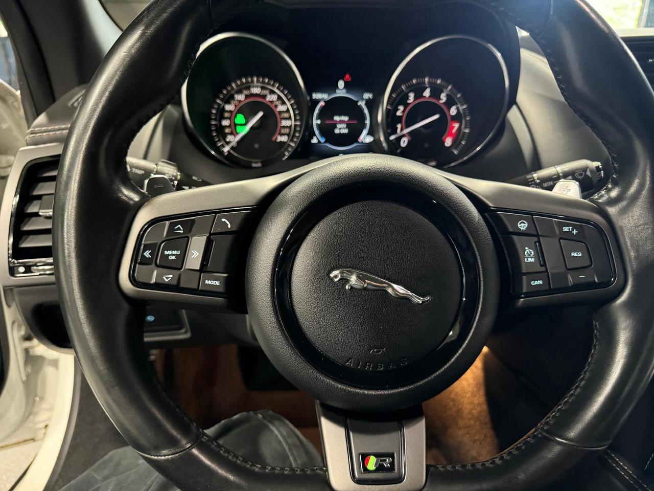 2016 Jaguar F-Type R Photo