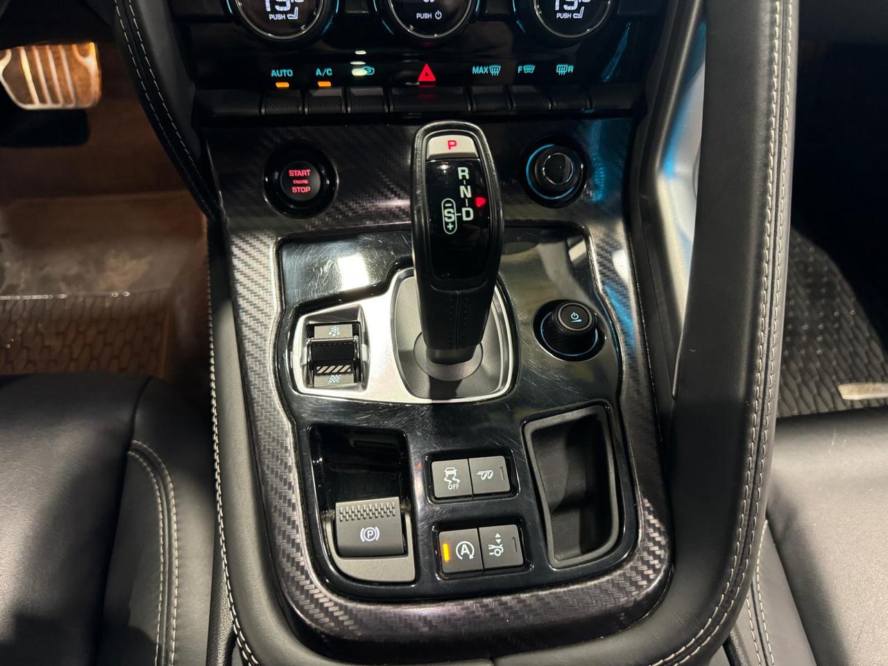 2016 Jaguar F-Type R Photo