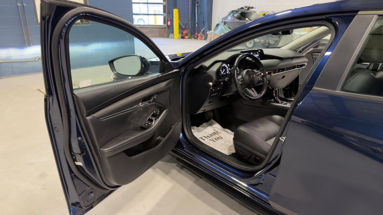 2020 Mazda MAZDA3 SELECT Photo