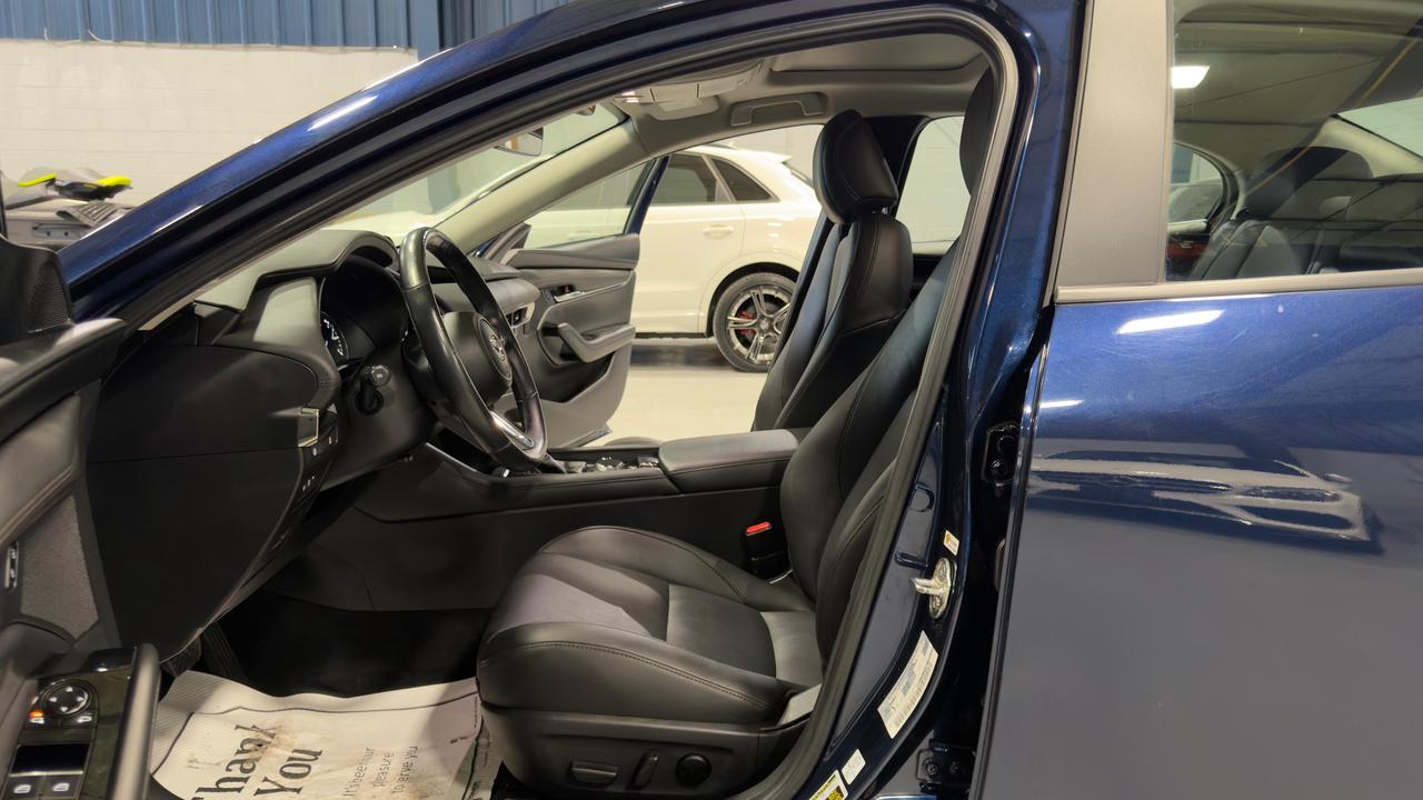 2020 Mazda MAZDA3 SELECT Photo