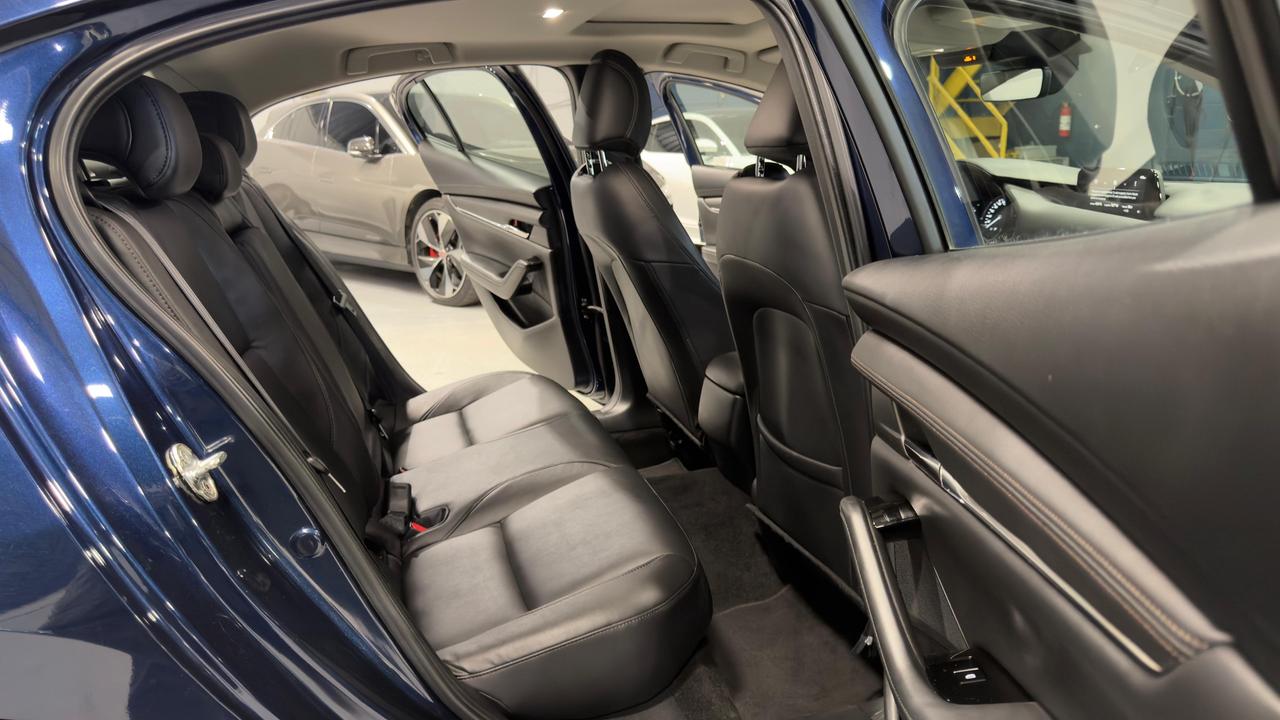 2020 Mazda MAZDA3 SELECT Photo