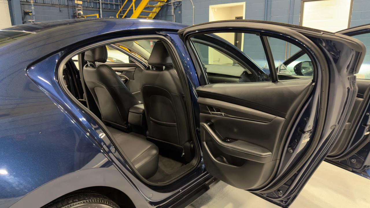 2020 Mazda MAZDA3 SELECT Photo