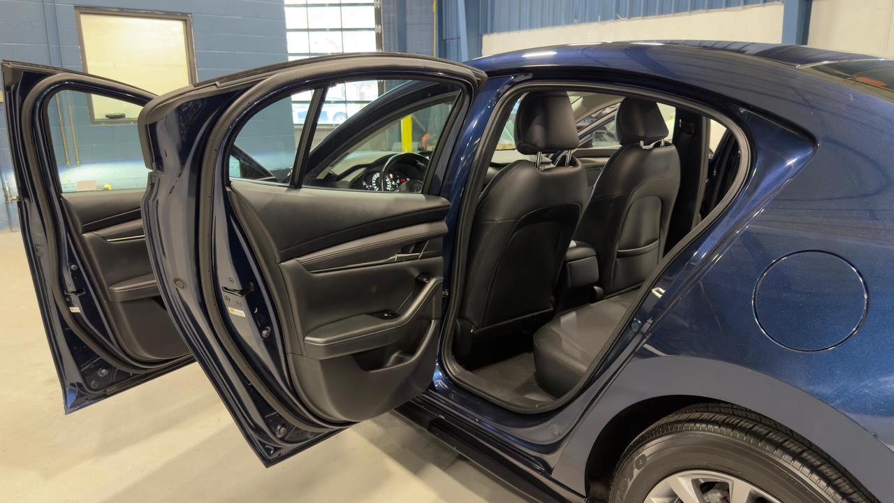 2020 Mazda MAZDA3 SELECT Photo