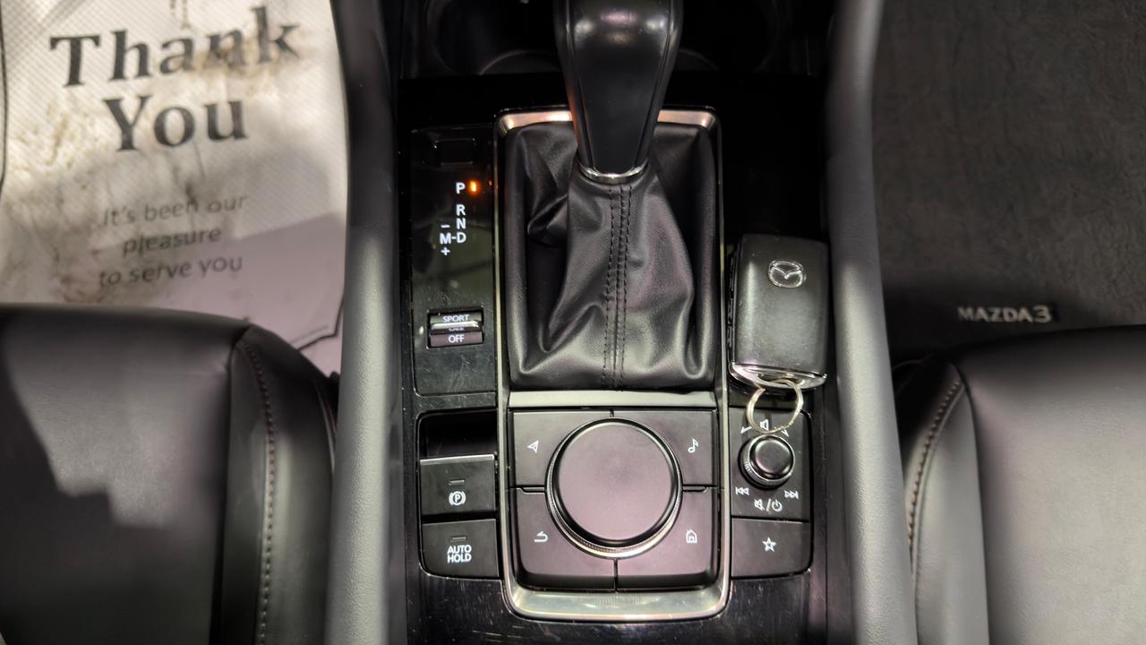 2020 Mazda MAZDA3 SELECT Photo