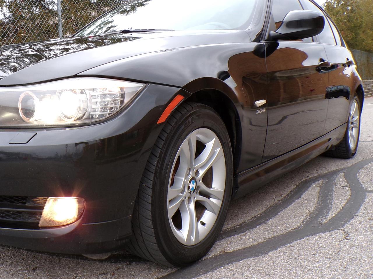 2009 BMW 3 Series X-DRIVE PREMIUM SUNROOF H. SEATS SENSORS B.T. Photo