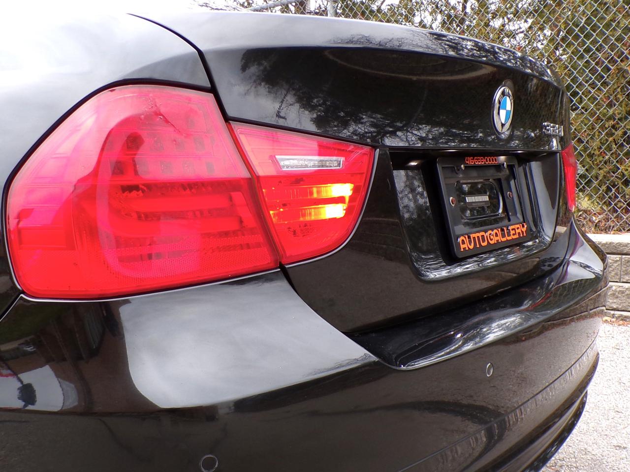 2009 BMW 3 Series X-DRIVE PREMIUM SUNROOF H. SEATS SENSORS B.T. Photo