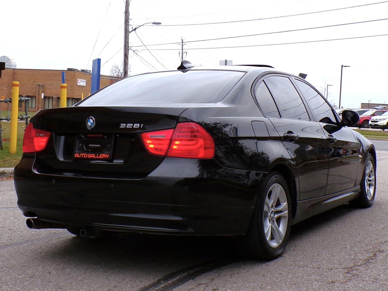 2009 BMW 3 Series X-DRIVE PREMIUM SUNROOF H. SEATS SENSORS B.T. Photo