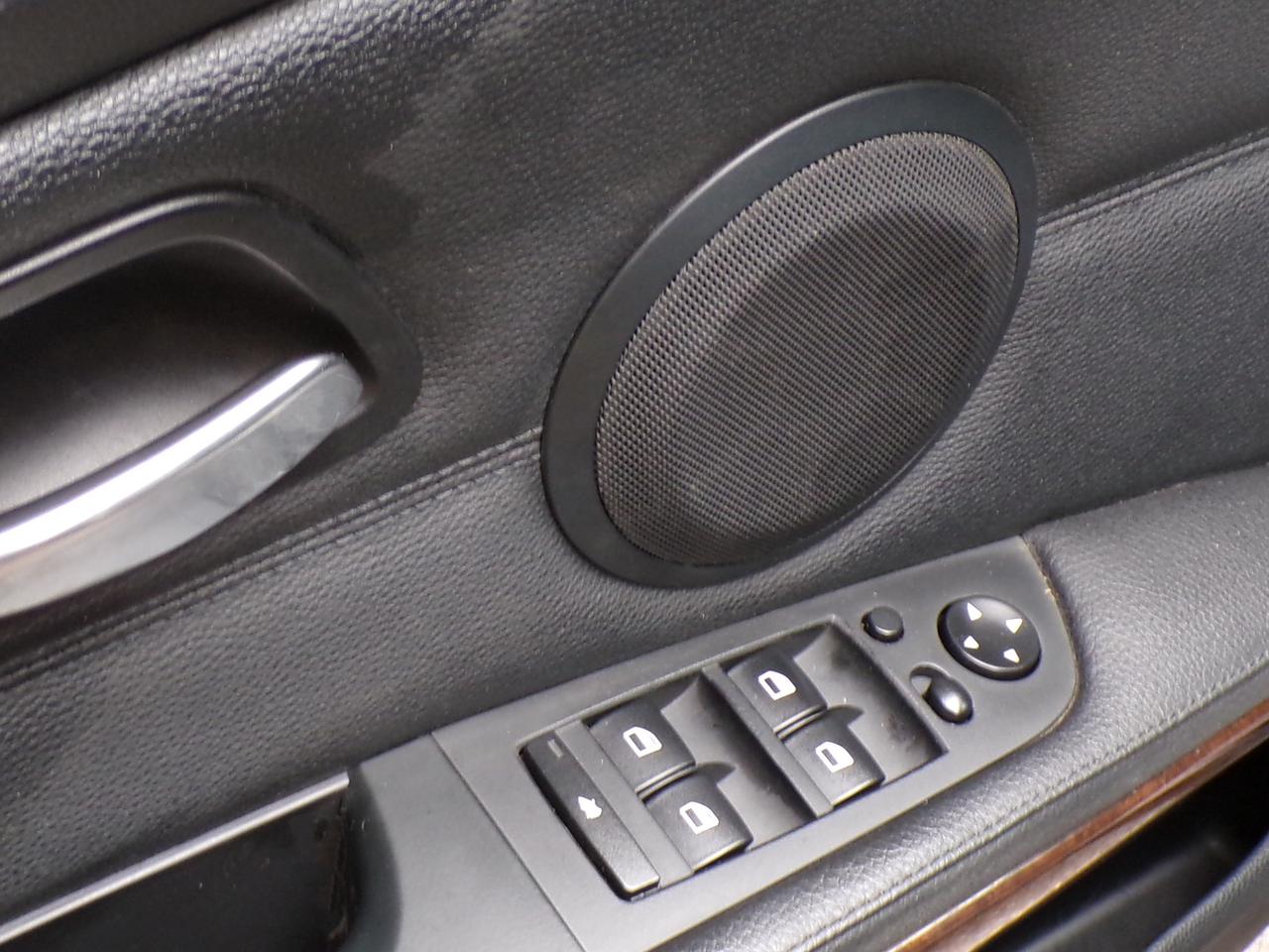 2009 BMW 3 Series X-DRIVE PREMIUM SUNROOF H. SEATS SENSORS B.T. Photo