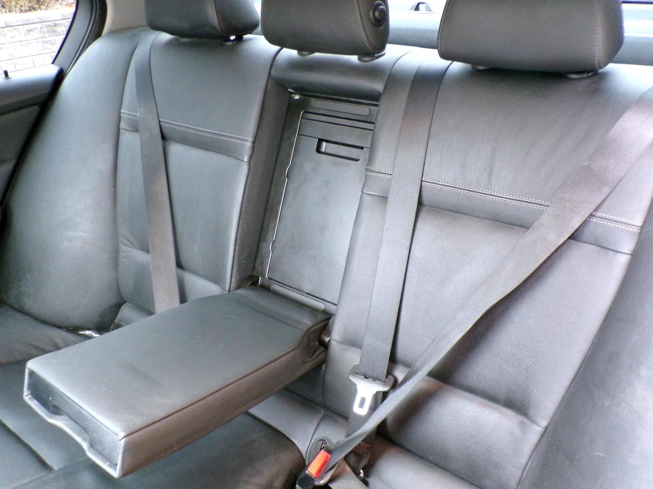 2009 BMW 3 Series X-DRIVE PREMIUM SUNROOF H. SEATS SENSORS B.T. Photo