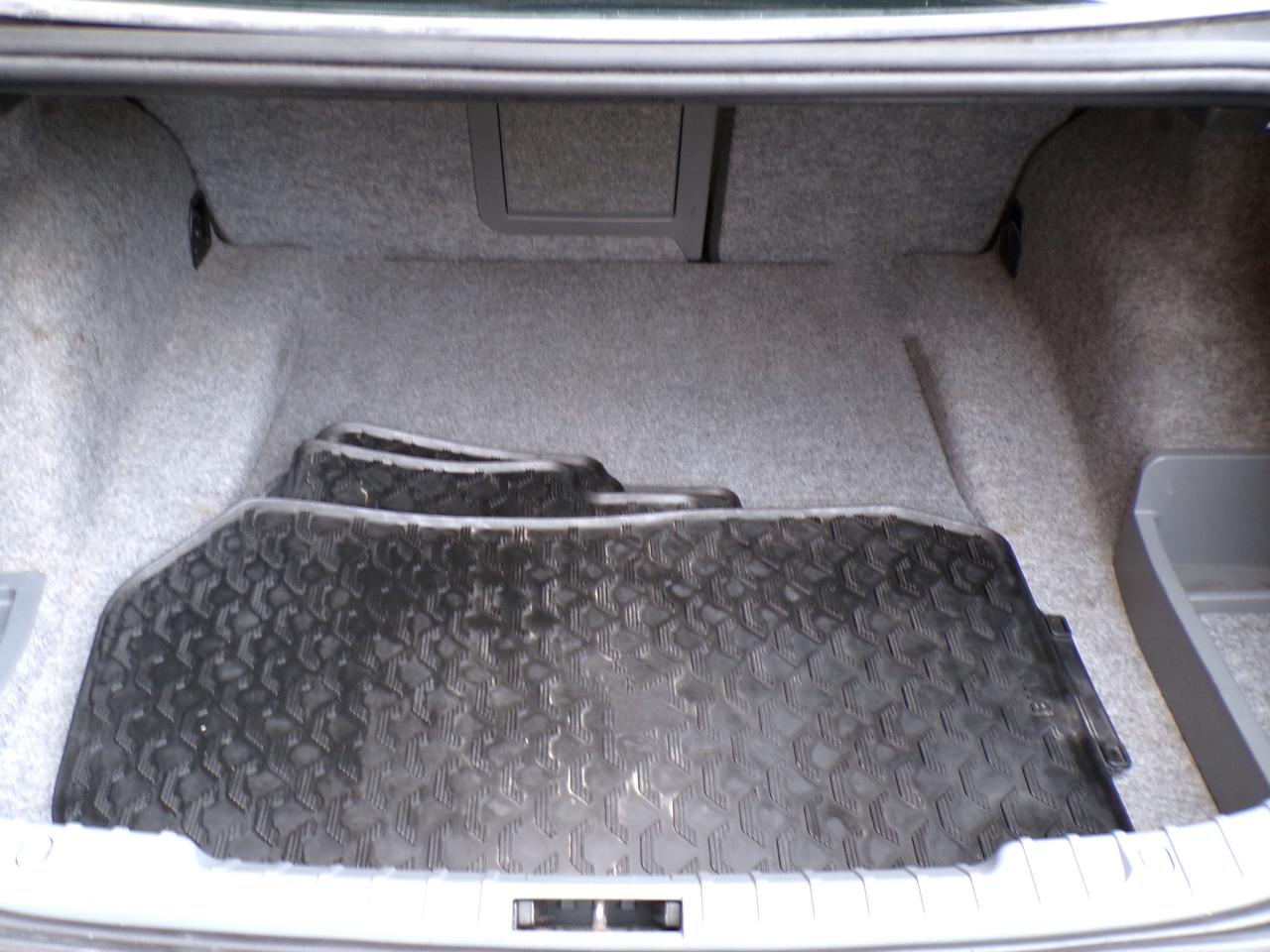 2009 BMW 3 Series X-DRIVE PREMIUM SUNROOF H. SEATS SENSORS B.T. Photo