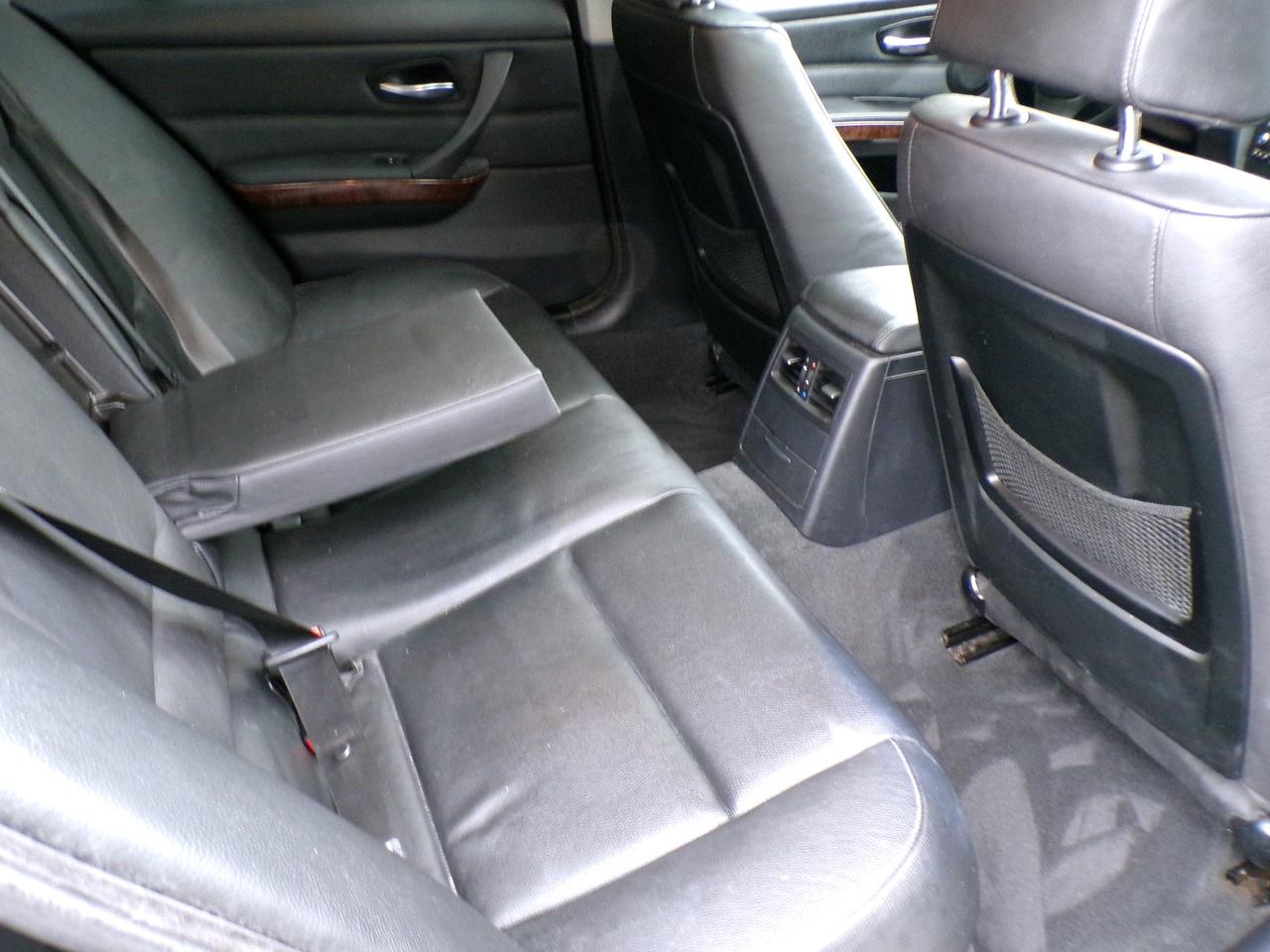 2009 BMW 3 Series X-DRIVE PREMIUM SUNROOF H. SEATS SENSORS B.T. Photo