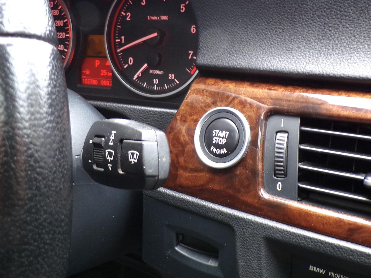 2009 BMW 3 Series X-DRIVE PREMIUM SUNROOF H. SEATS SENSORS B.T. Photo