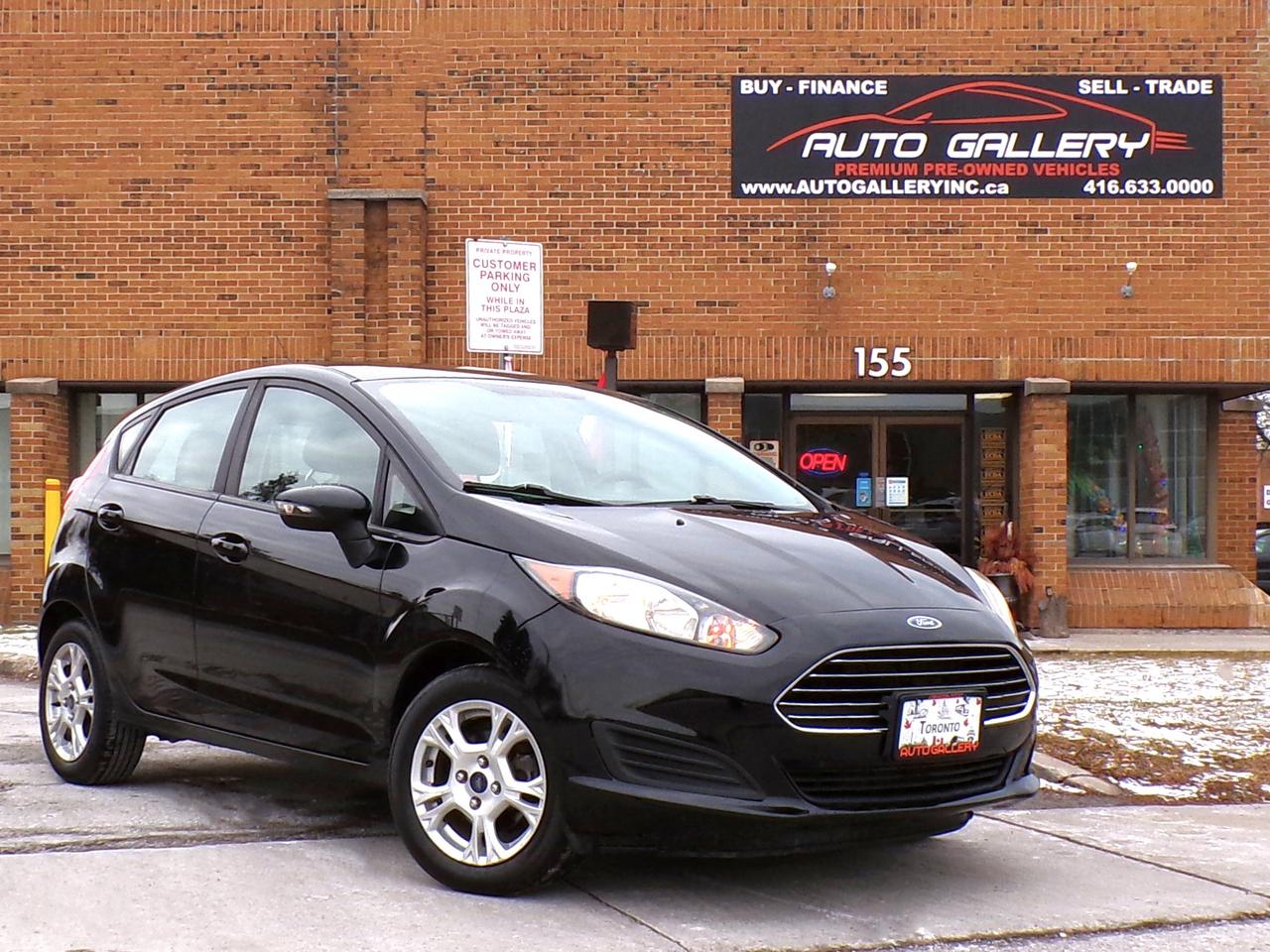 2016 Ford Fiesta SE HATCHBACK CARFAX CLEAN ONT. VEHICLE Photo0