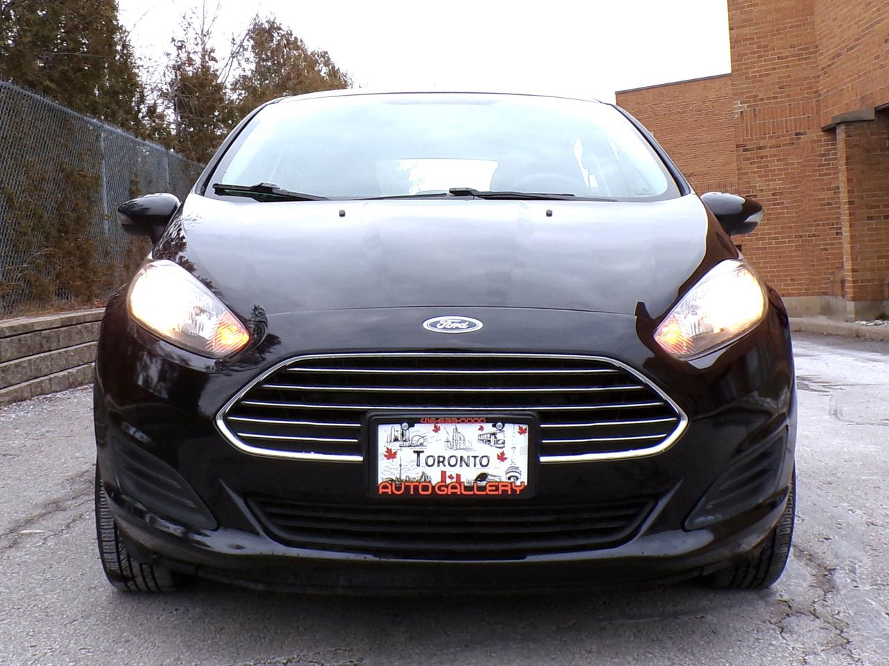 2016 Ford Fiesta SE HATCHBACK CARFAX CLEAN ONT. VEHICLE Photo5