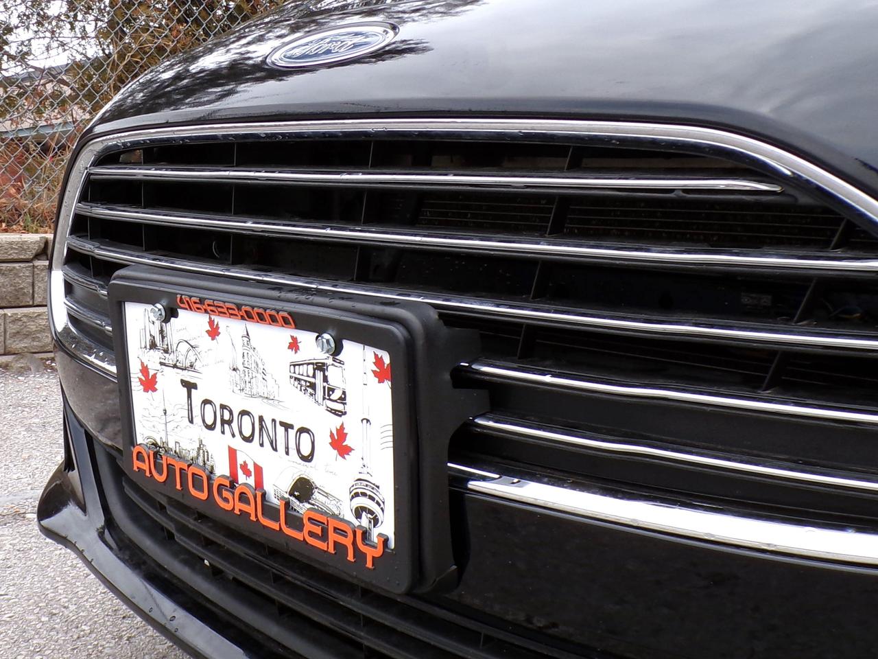 2016 Ford Fiesta SE HATCHBACK | CARFAX CLEAN | ONT. VEHICLE Photo