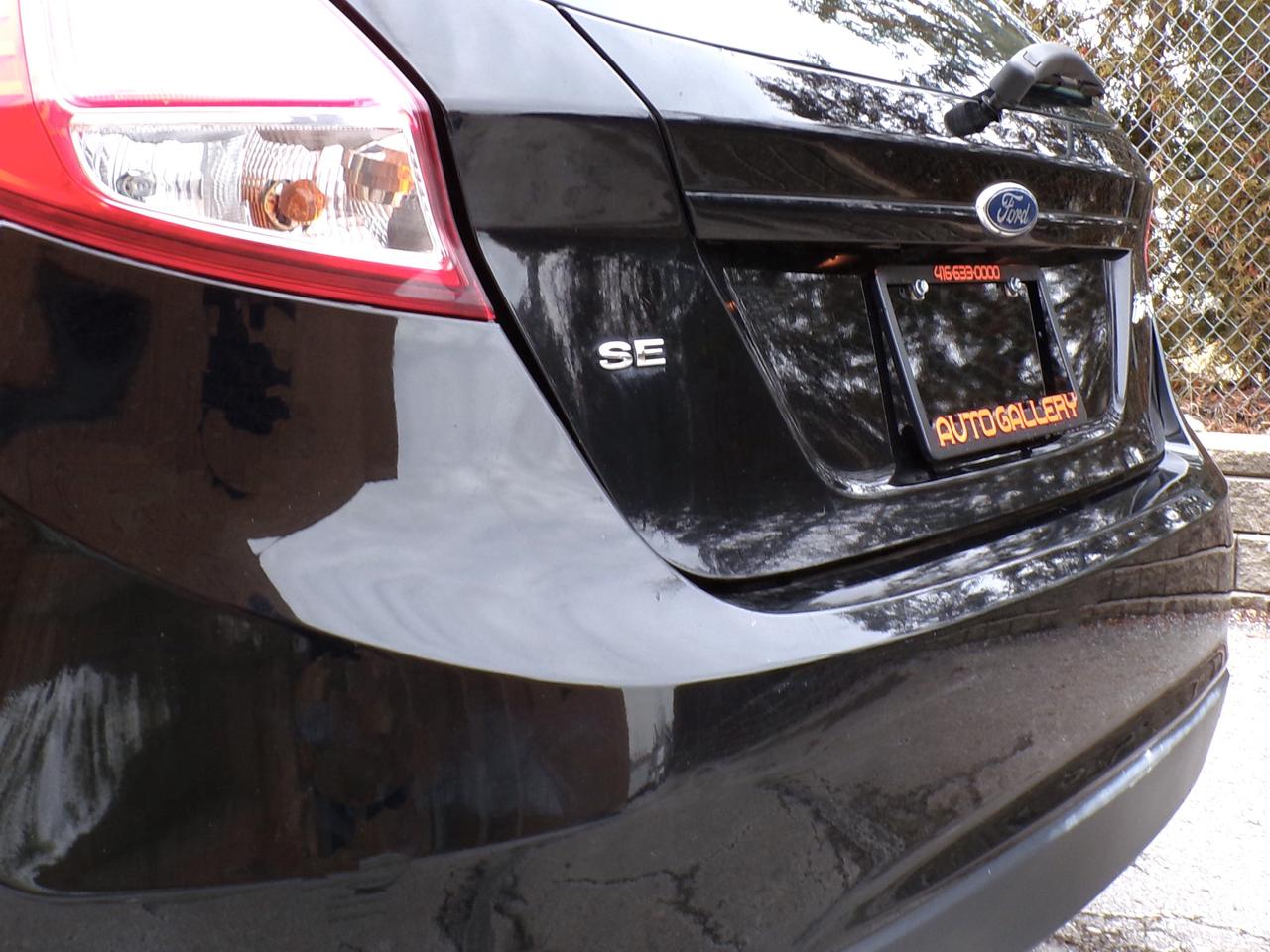 2016 Ford Fiesta SE HATCHBACK | CARFAX CLEAN | ONT. VEHICLE Photo