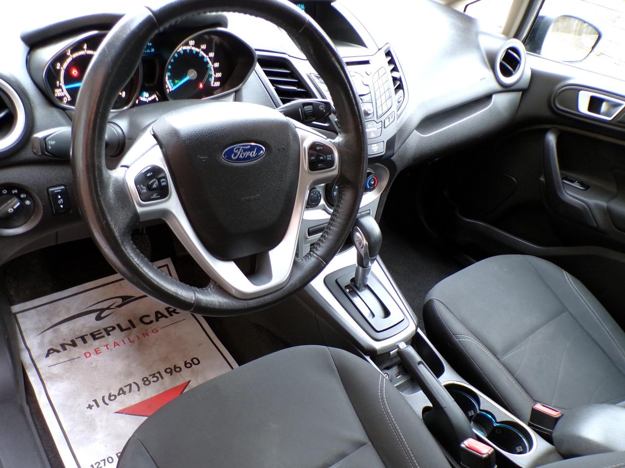 2016 Ford Fiesta SE HATCHBACK CARFAX CLEAN ONT. VEHICLE Photo