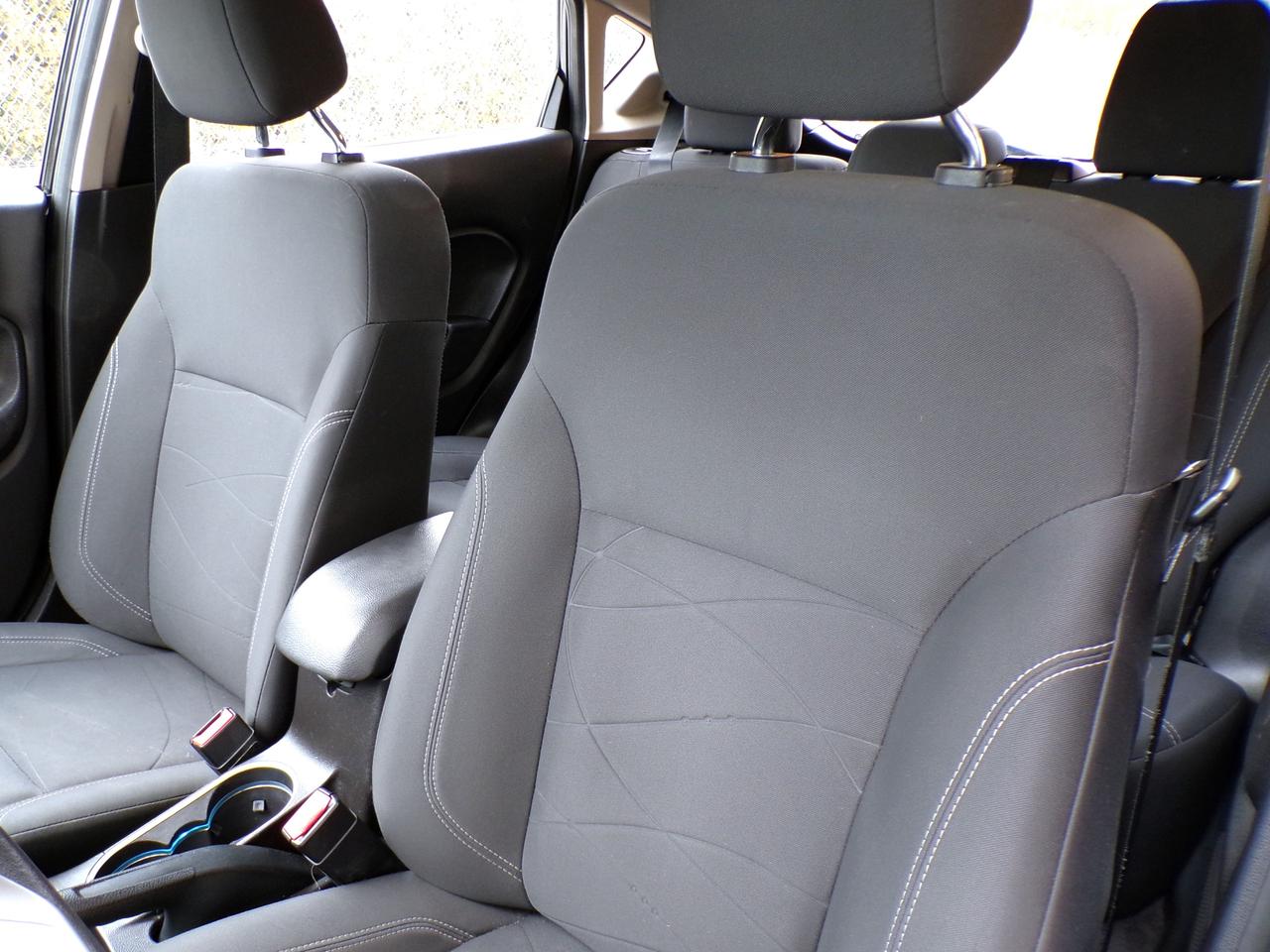 2016 Ford Fiesta SE HATCHBACK | CARFAX CLEAN | ONT. VEHICLE Photo