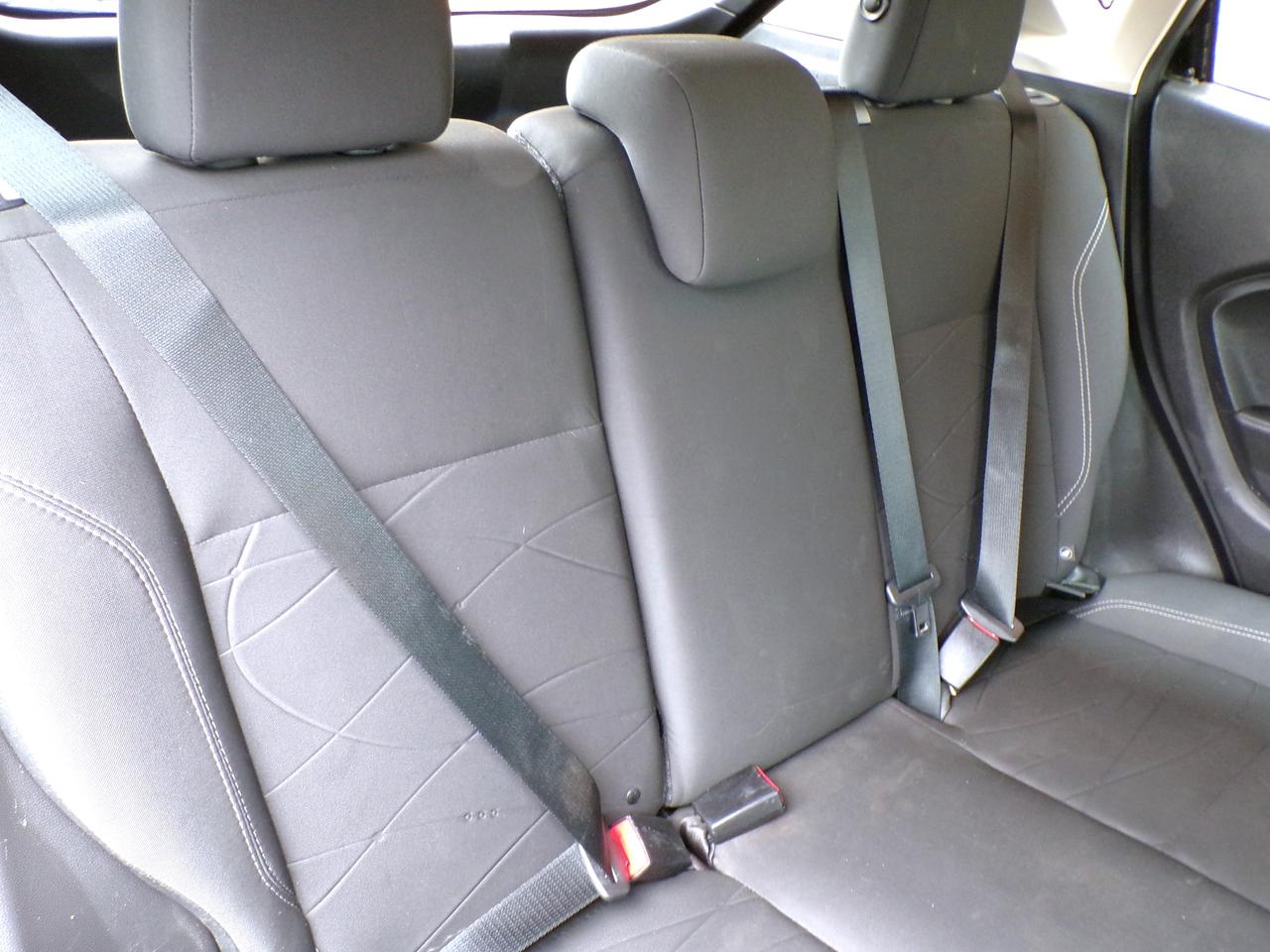 2016 Ford Fiesta SE HATCHBACK | CARFAX CLEAN | ONT. VEHICLE Photo