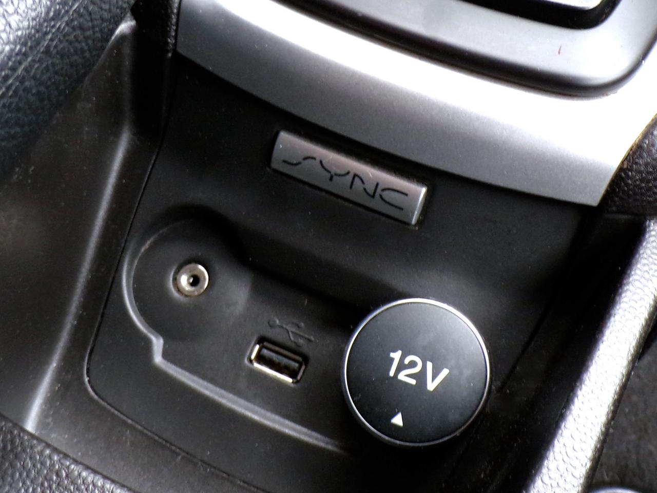 2016 Ford Fiesta SE HATCHBACK | CARFAX CLEAN | ONT. VEHICLE Photo