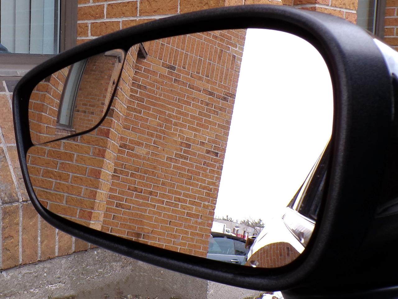 2016 Ford Fiesta SE HATCHBACK | CARFAX CLEAN | ONT. VEHICLE Photo