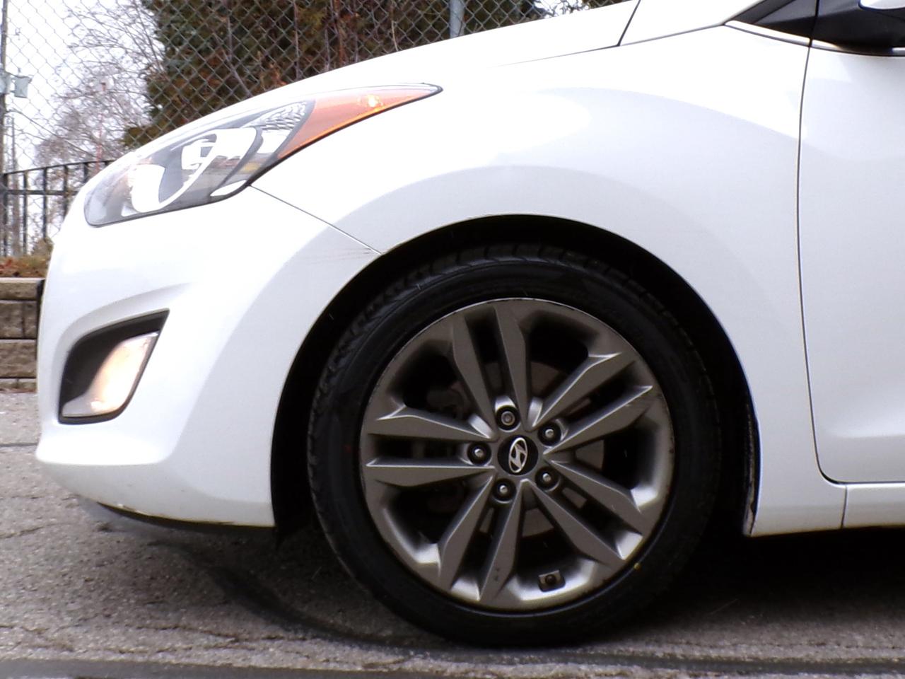 2016 Hyundai Elantra GT LIMITED | NAVI | CAMERA | PANO ROOF | B.T. Photo