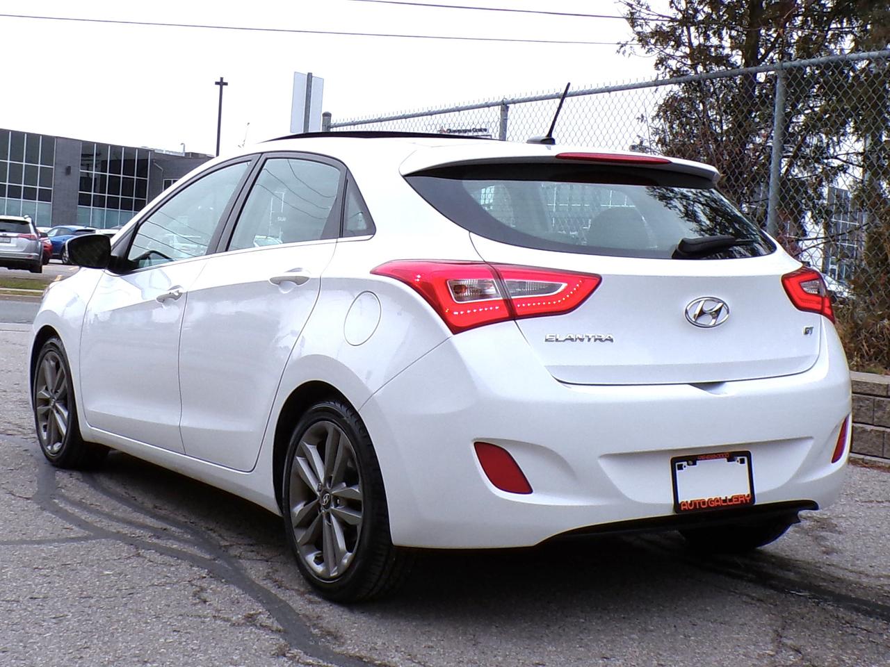 2016 Hyundai Elantra GT LIMITED | NAVI | CAMERA | PANO ROOF | B.T. Photo