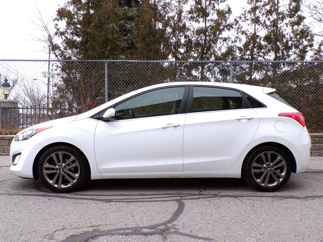 2016 Hyundai Elantra GT LIMITED | NAVI | CAMERA | PANO ROOF | B.T. Photo